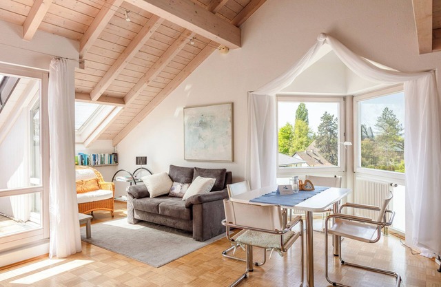 Bright and friendly vacation apartment "Seeblick Nussdorf" directly on the lake