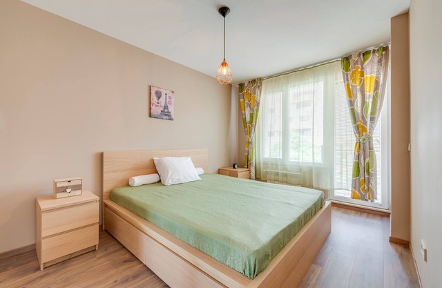 Bright and Newly Refurbished Apartment near Center