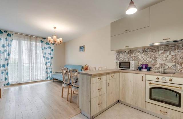 Bright and Newly Refurbished Apartment Near Center
