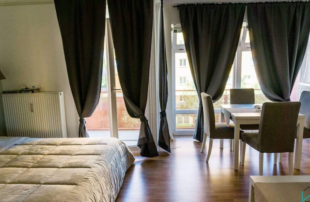 Bright and Quiet Flat with a Balcony