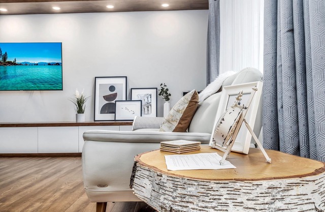 Bright, Beautiful Bungalow by Hospital