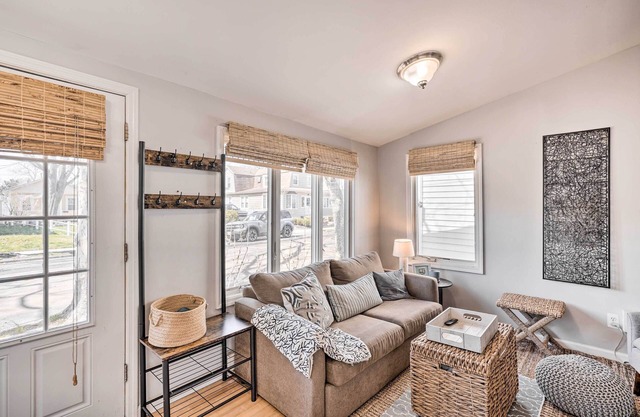 Bright Belmar Cottage < Half Mi to Boardwalk!
