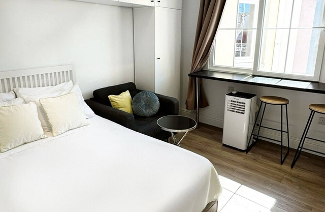 Bright City Centre Studio