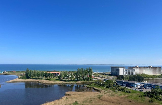 Bright, friendly furnished apartment on the 9th floor.
