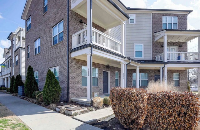 Bright Nations Retreat|Modern Suite|7 Min Downtown