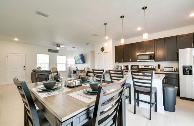 Bright, Pet-Friendly Home 16 Mi to Downtown Ocala