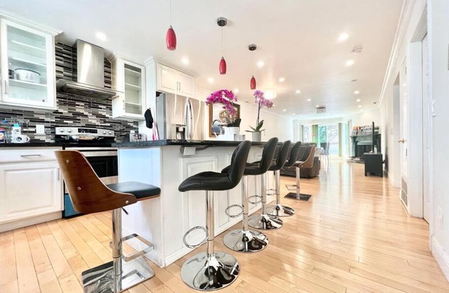 Bright Spacious 2bdr & 2bath Apt by Golden Gate Park and Presidio