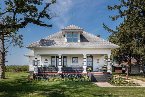 Broadview Manor