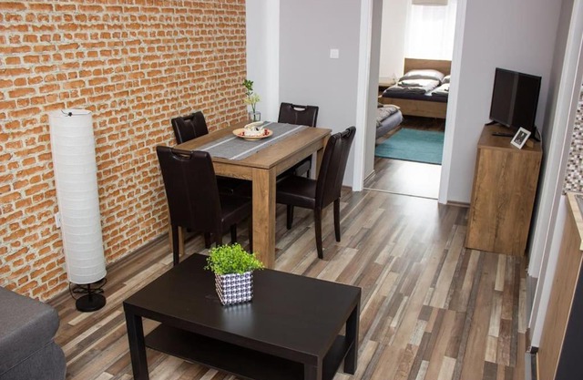 Broadway Apartments B2