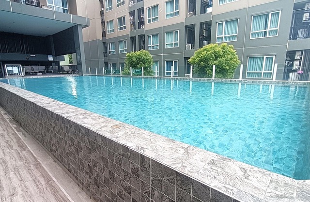 BTS Bangchak Serenity: High-Speed Wi-Fi, Free Pool & Gym, HBO, Washer, Kitchen