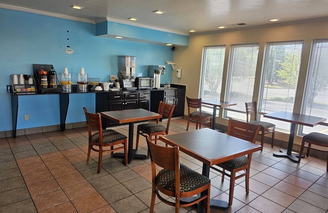 Budgetel Inn & Suites