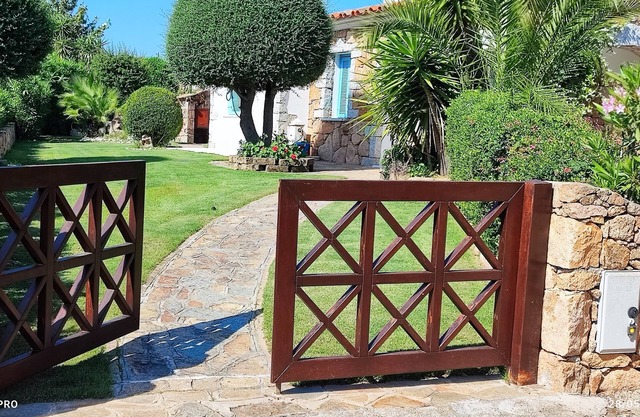 Budoni detached cottage exclusive garden 300 mt to the beach (10 min) P9587