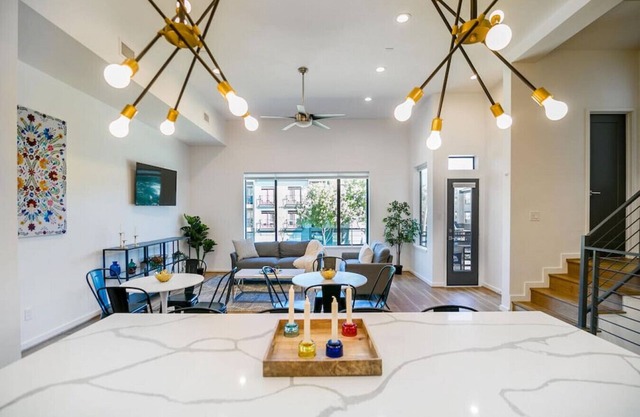 Buffalo Heights - Modern Luxury w Downtown Views