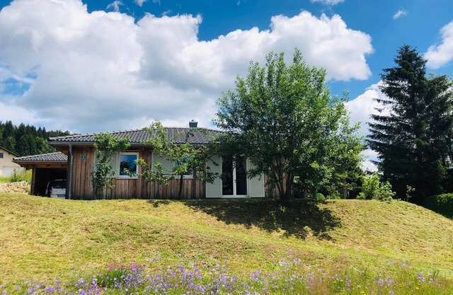 Bungalow for max 6 people near ski lift cross-country hiking, also wood stove
