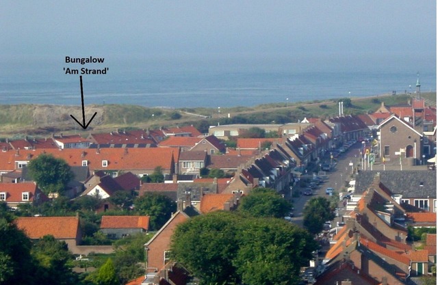 Bungalow behind dune/beach, you only hear the sound of the sea!