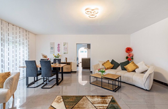 Bungalow 'Ferienwohnung Gerlingerhöhe' with Private Terrace and Wi-Fi