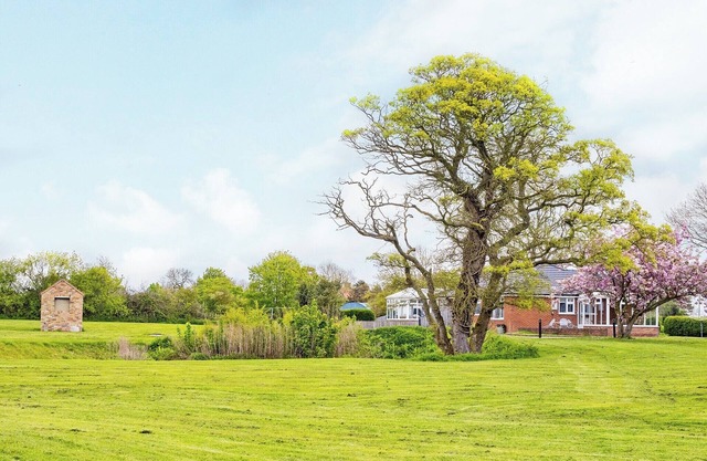 Accommodation Woodthorpe 