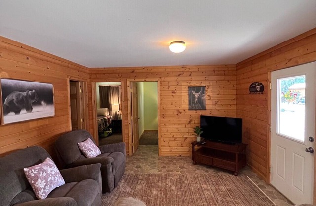 Bunkhouse - Cozy family cabin at Eagle Landing Resort