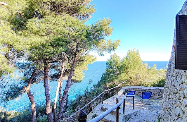 Business wifi: Trullo with sea access (house F)