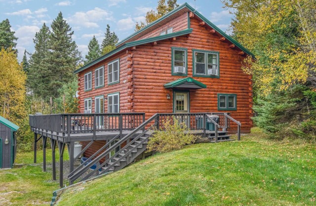 🐾Butler House - Spacious log home nestled in the woods, dog friendly