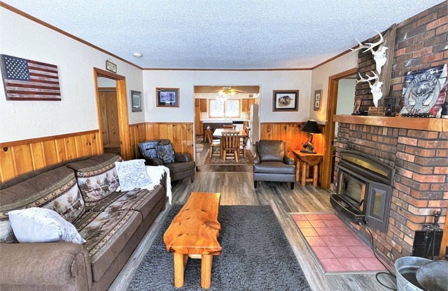 Butternut Lake Hideaway | 3 Bedroom, Pet Friendly