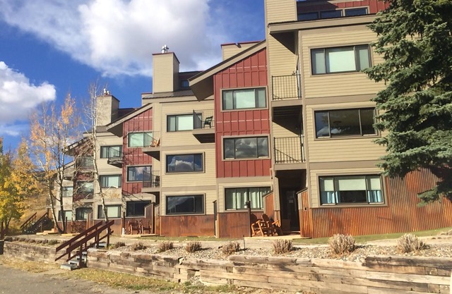 Buttes Condo, Steps from the base area, Mountain Luxury