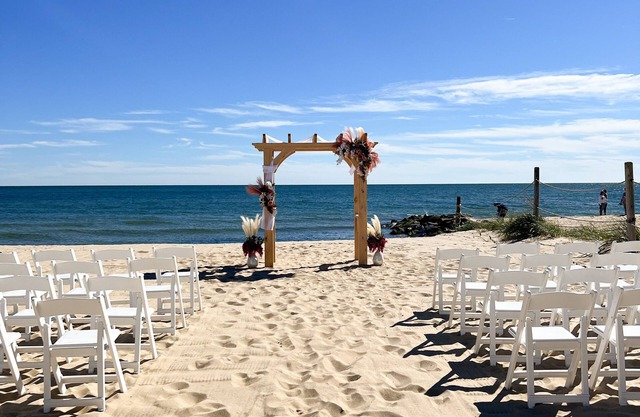 By the Sea Guests Bed & Breakfast & Suites
