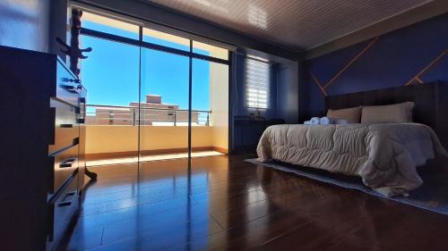 Céntrico apartamento con 2 baños, a pasos de restaurantes y agencias de turismo