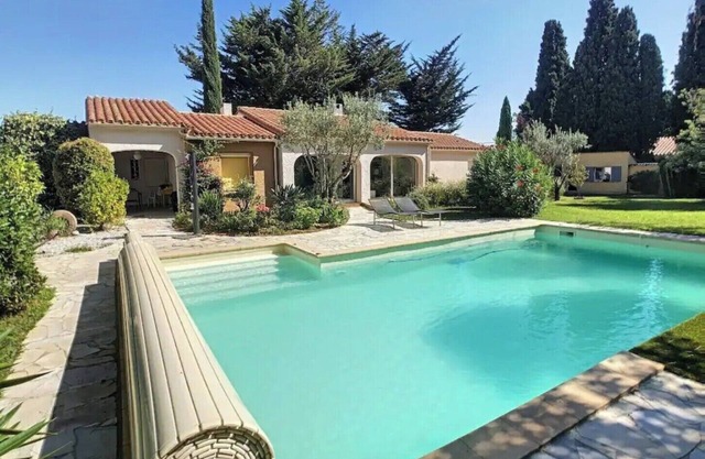 Céret Cottage With A/C in 2000m² Garden, Heated Pool & Fast Internet in Ceret