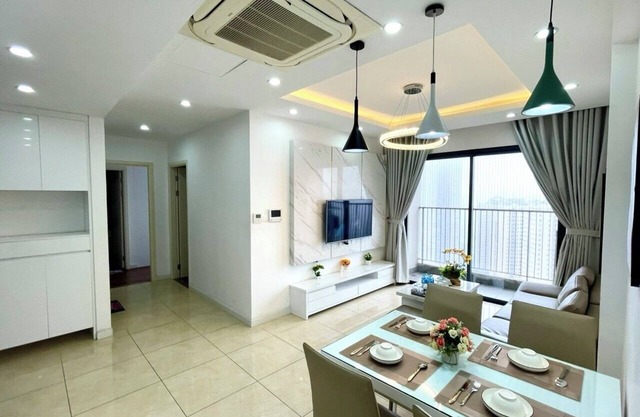 Căn hộ 2 phòng ngủ, 2 phòng tắm sang trọng - Vinhomes D'Capitale