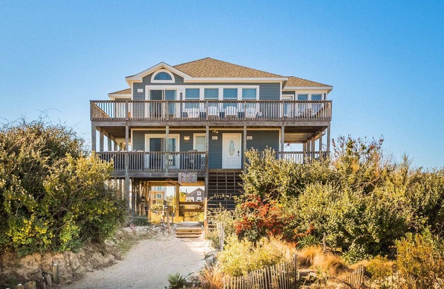 C9072 Casa Bonita. 4 BR, Semi-Oceanfront, Panoramic Ocean Views, 4x4 Area!