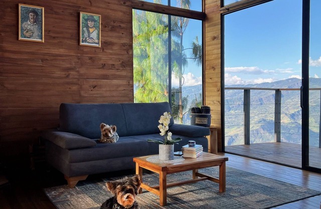 Cabaña de Lujo con Vista de 270° en Medio de la Montaña Colombiana