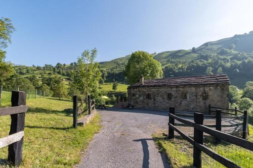 Cabaña Pasiega Lo Miñarro
