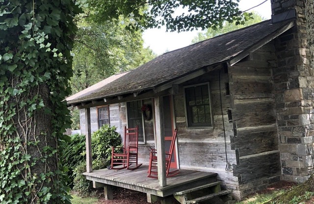 Cabin 5 - Rustic cabin in Pioneer Village, Great Smoky Mountains NC