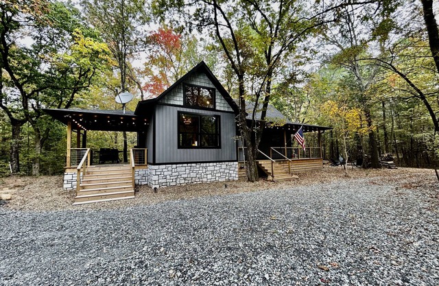 Cabin in the woods with hot tub near hiking, ATV/SXS and horseback trails
