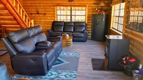 Cabin near Bisbee and Sierra Vista AZ on 40 Acres