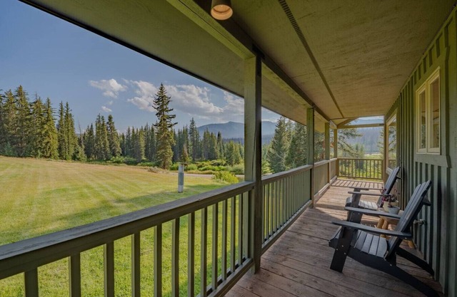 Cabin on Private Ranch Sleeps 10