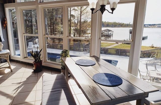 Cabin on the Creek /Private Swimming Pool and Pier - Bath NC