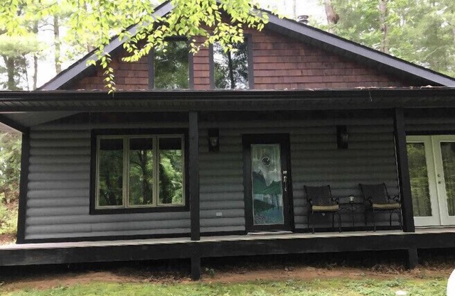 Cabin with hot tub 10 miles from downtown Asheville