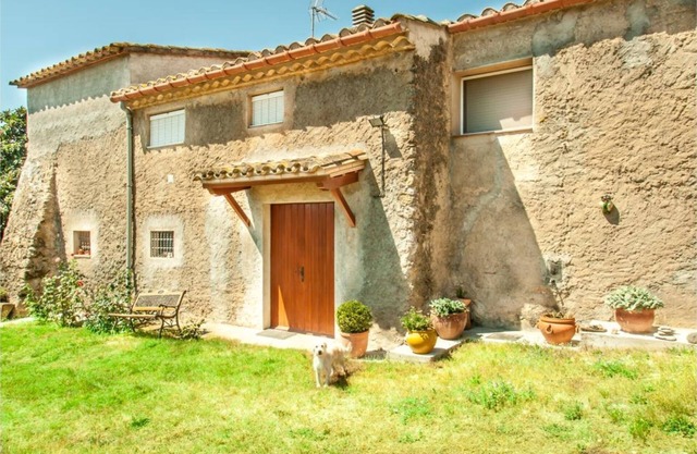 CAL XAIET - Farmhouse located in rural environment in the Empordà with swimming pool