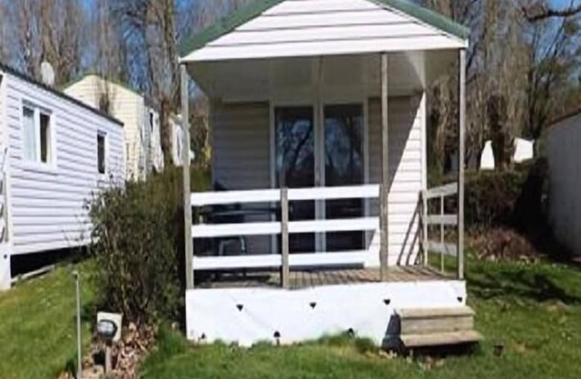 Camping La Joletière *** - Mobile Home 3 Rooms 4 People