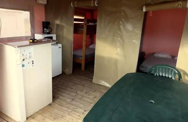 Camping Le Pontis* - 3 room 4 person African tent