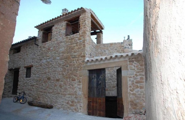 Can Miqueló: casa familiar rústica