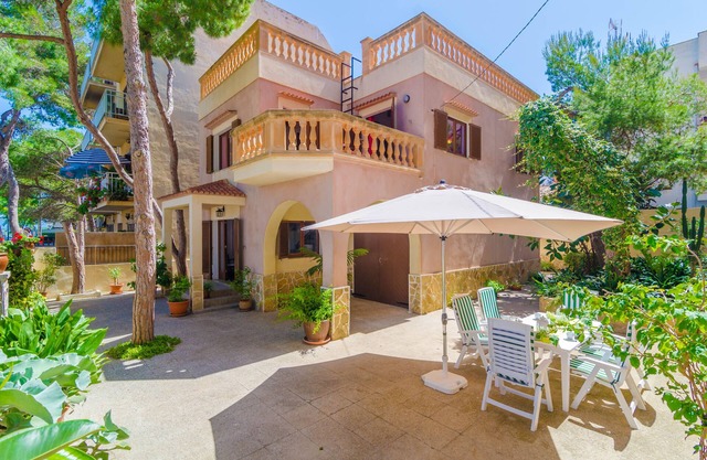 CAN PEDRO ROS - Chalet with terrace in S'ILLOT. Free WiFi