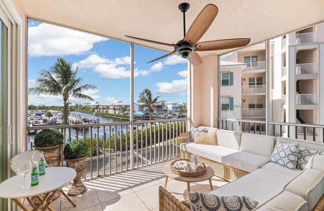 Canal front condo in beautiful Placida, fantastic views!