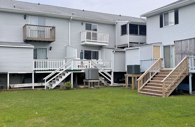 Captain's Quarters -Water Front- Water Access-Close to the Beach-NO LINENS