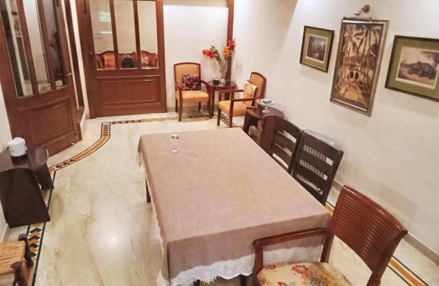 Captivating 2-Bed Apartment in New Delhi