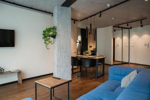 Carlo Apartments