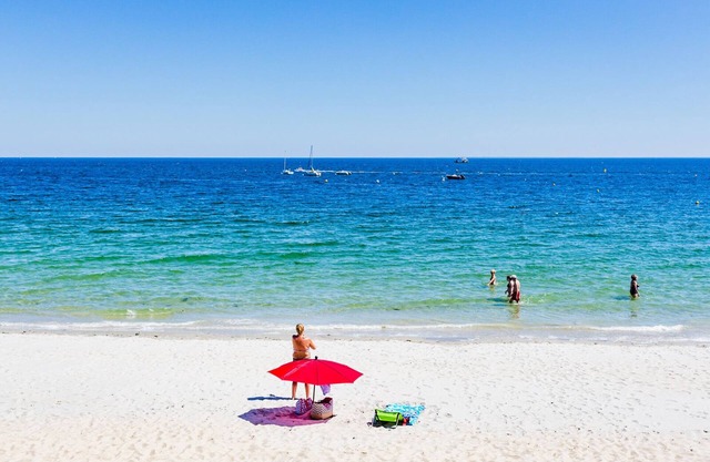 CARNAC PLAGE, the beach at 200 meters