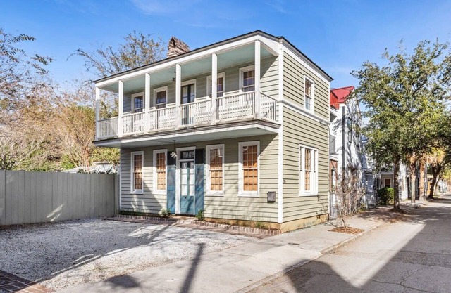 Carriage House | Downtown - Walk Everywhere!